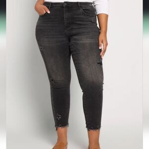 3176 NWT Lovervet Plus Skinny Jeans 20W Dark Gray Distressed Raw Hem Stretch